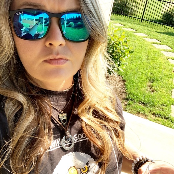 Meet your Posher, Misty - Picture 14 of 16